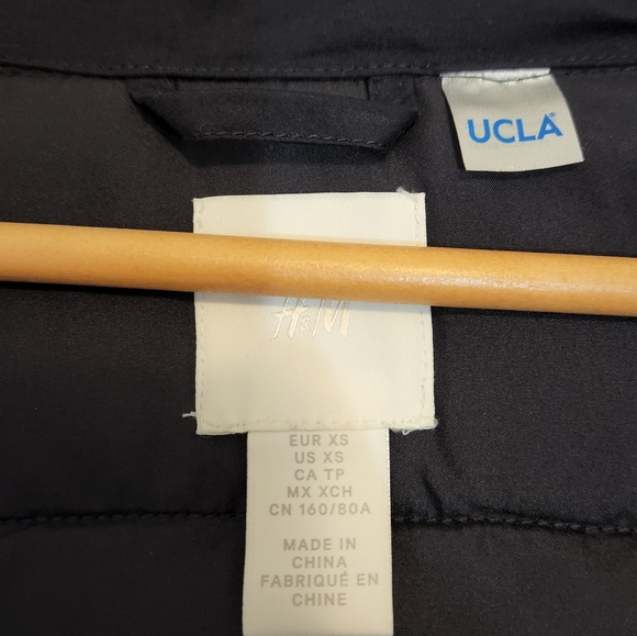 H&M Short Puffer Vest - Picture 4 of 5